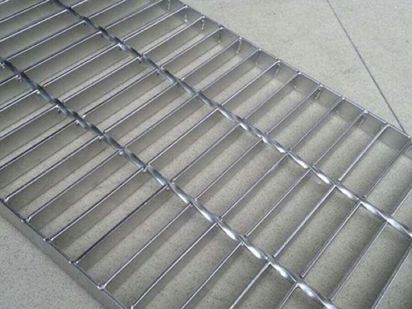 热镀锌钢格栅板承重方向对于钢格栅板的影响