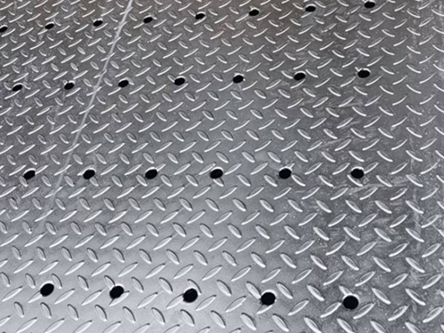 热镀锌钢格栅盖板,热镀锌钢格栅盖板复合镀锌花纹板用多厚的？